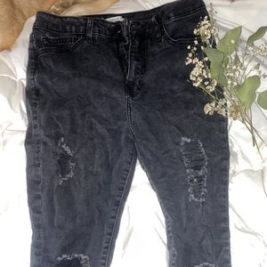 Forever 21 ripped skinny jeans